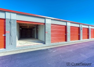 CubeSmart Self Storage - FL Tampa W Lindebaugh Ave - Photo 5