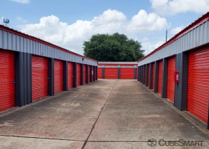 CubeSmart Self Storage - TX Houston Rippling Water Drive - Photo 3