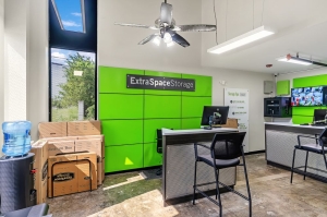 Extra Space Storage - 1938 - Houston - Scott Street - Photo 3