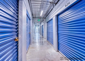 Kirkland Premier Storage - WA Vancouver E 5th St - Photo 2