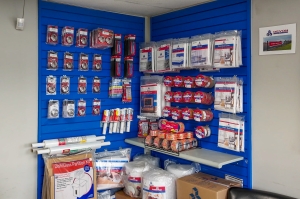 Devon Self Storage - 9111 - American Way - Photo 4