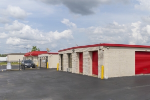 Devon Self Storage - 9111 - American Way - Photo 5
