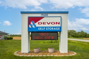 Devon Self Storage - 9136 - Lynwood