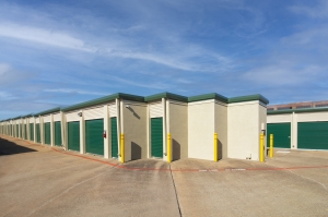 Devon Self Storage - 9106 - Loy Lake - Photo 6