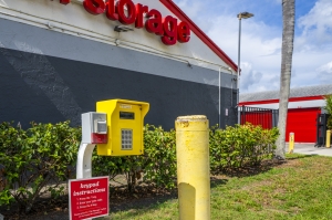 Devon Self Storage - 9164 - Okeechobee - Photo 4