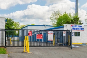 Devon Self Storage - 9005 - Sterling - Photo 5
