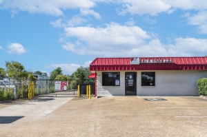 Devon Self Storage - 9112 - 6390 Winchester