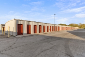 Lakeland Saver Self Storage - Photo 2