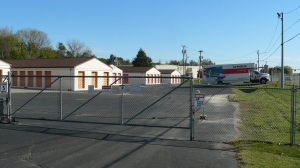 Storage Sense - Clarksville - Tiny Town - Photo 4