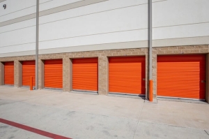 Public Storage - San Antonio - 909 Runnels Ave - Photo 2