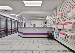 CubeSmart Self Storage - MD Baltimore Pleasant St - Photo 4