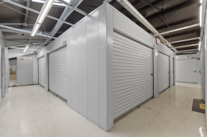 US Storage Centers - Wilmette - Wilmette - Photo 9
