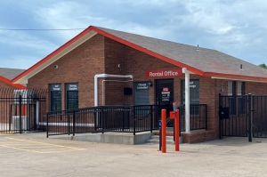 Public Storage - Yukon - 450 S. Ranchwood Blvd