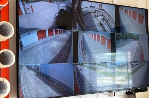 Public Storage - Yukon - 450 S. Ranchwood Blvd - Photo 4