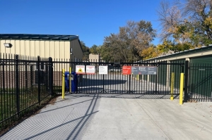 Public Storage - Council Bluffs - 1170 Railroad Ave - Photo 3