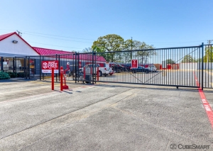 CubeSmart Self Storage - TX Fort Worth River Oaks Blvd - Photo 9