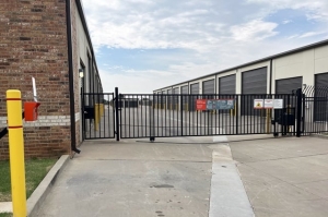 Public Storage - Oklahoma City - 330 SW 104th St - Photo 4