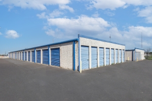 Devon Self Storage - 9174 - Veterans - Photo 6