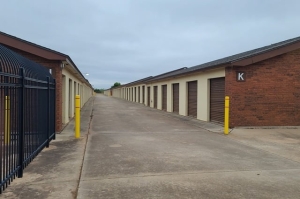 Public Storage - Oklahoma City - 2103 SE 44th St - Photo 2