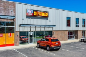 Center Line Self Storage - Photo 4