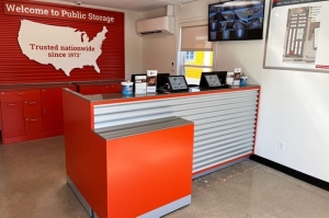 Public Storage - Louisville - 4901 Fern Valley Rd - Photo 2