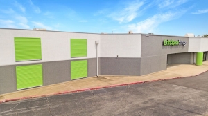 Extra Space Storage - 2032 - Tulsa - 21st St - Photo 4