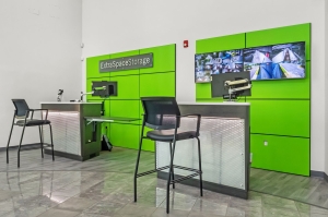 Extra Space Storage - 7802 - Shelby Township - Shelby Pkwy - Photo 3