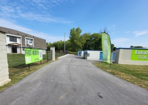 Extra Space Storage - 2113 - Bicknell - 11th St - Photo 2