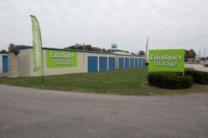 Extra Space Storage - 2113 - Bicknell - 11th St - Photo 6