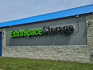 Extra Space Storage - 2145 - North Vernon - Walnut St - Photo 6