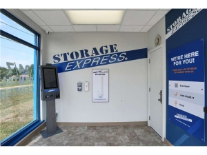 Extra Space Storage - 2145 - North Vernon - Walnut St - Photo 7