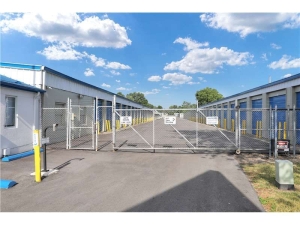 Extra Space Storage - 2149 - Muncie - Granville Ave - Photo 2