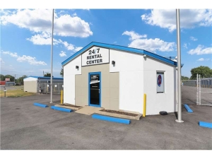 Extra Space Storage - 2149 - Muncie - Granville Ave - Photo 3