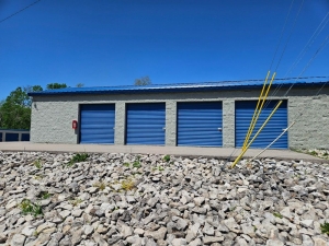 Extra Space Storage - 2184 - Columbus - 15th St. - Photo 5