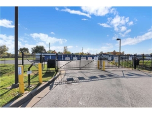 Extra Space Storage - 2194 - Indianapolis - Lynhurst Dr - Photo 2