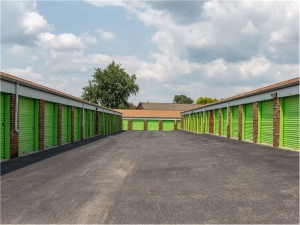 Extra Space Storage - 0432 - Indianapolis - E Stop 11 Rd - Photo 4