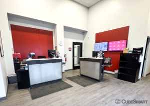 CubeSmart Self Storage - 930 West Holmes Road - Photo 2