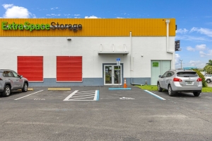 Extra Space Storage - 7974 - Medley - South River Dr