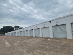 Champions Business Park Storage - Photo 1