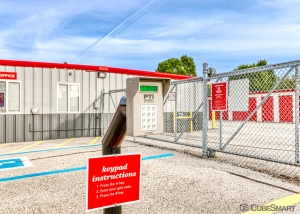 CubeSmart Self Storage WI Kenosha 22nd Ave - Photo 4