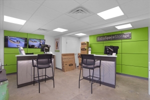 Extra Space Storage - 1947 - Woodbridge - Commission Ct - Photo 4