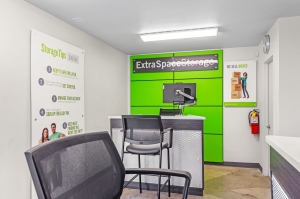 Extra Space Storage - 1979 - Panorama City - Van Nuys Blvd - Photo 4