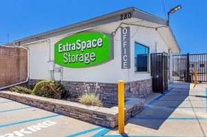 Extra Space Storage - 1983 - Santa Ana - Sullivan St