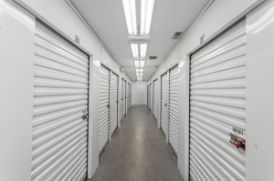 Extra Space Storage - 2191 - Jeffersonville - 1713 1/2 E 10th St - Photo 5