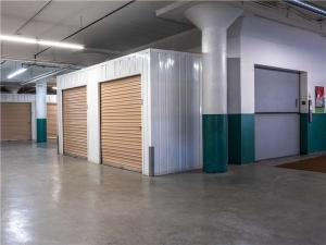 Extra Space Storage - 1062 - St Louis - Forest Park - Photo 4