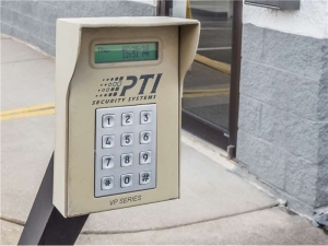 Extra Space Storage - 0750 - Baltimore - Eastern Ave - Photo 2