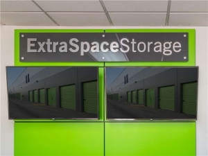 Extra Space Storage - 0801 - Panorama City - Cedros Ave - Photo 7