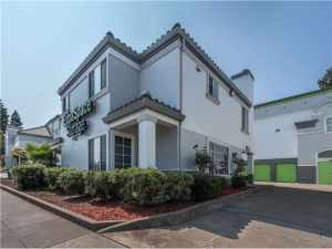 Extra Space Storage - 1372 - Castro Valley - Castro Valley Blvd