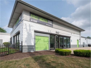 Extra Space Storage - 8259 - Chicago - 87th St