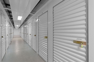 Extra Space Storage - 1575 - Richmond - Laburnum Ave - Photo 6